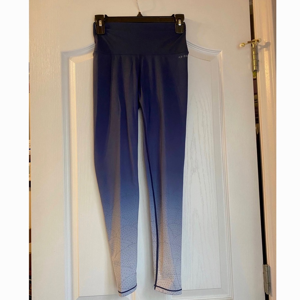 AR-33 High-Waisted Leggings